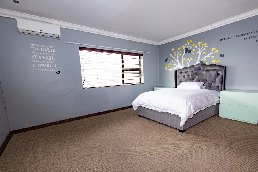 5 Bedroom Property for Sale in Haasendal Western Cape
